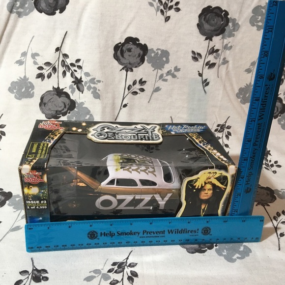 Vintage Ozzy car - Picture 5 of 5